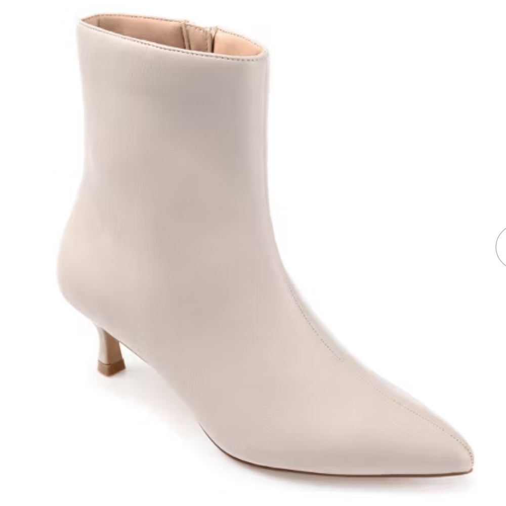 Journee Collection Arely Pointed Toe Kitten Heel Ankle Booties Stone NEW 9 Wide